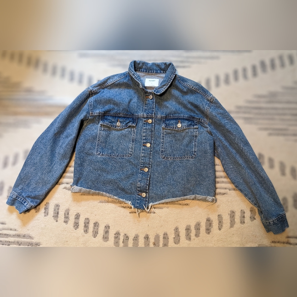 Old Navy Cropped Denim Jacket - Distressed Wash, Boyfriend cut, Size Large